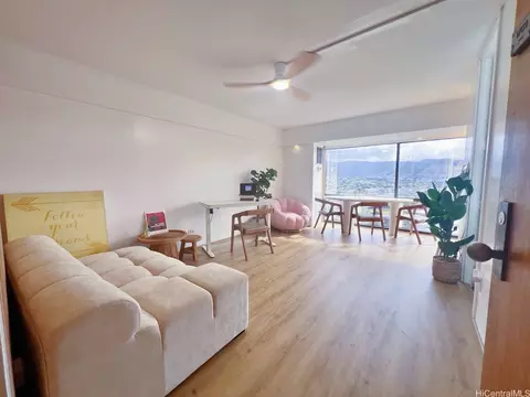 1750 Kalakaua Ave #1709, Honolulu, HI 96826