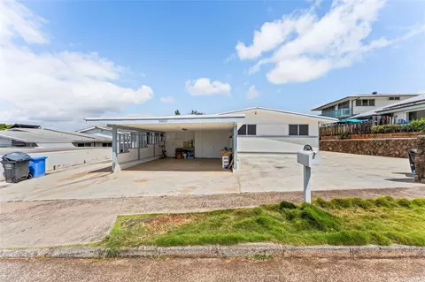 98-822 Kaamilo St, Aiea, HI 96701
