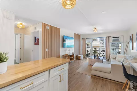 2465 Kuhio Ave #1204, Honolulu, HI 96815