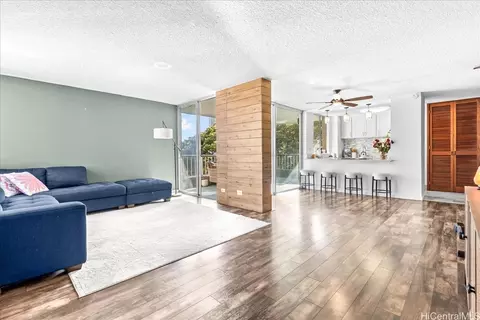 1521 Punahou St #602, Honolulu, HI 96822