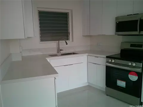 1139 9th Ave #303, Honolulu, HI 96816