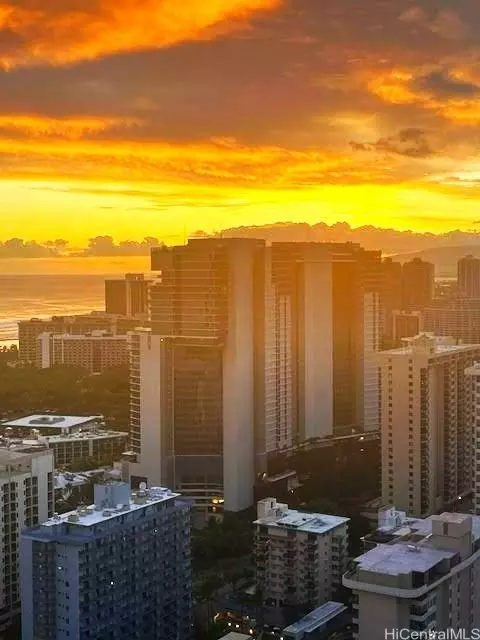 445 Seaside Ave #4206, Honolulu, HI 96815