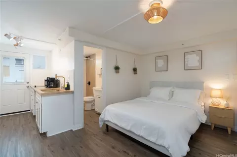 2463 Kuhio St #1201, Honolulu, HI 96815