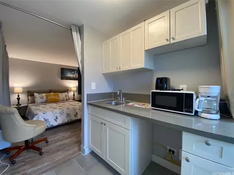 2463 Kuhio Ave #501, Honolulu, HI 96815