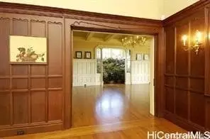 1302 Nehoa St, Honolulu, HI 96822