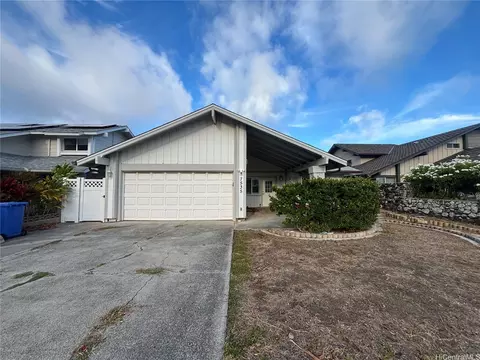 7535 Kekaa St, Honolulu, HI 96825