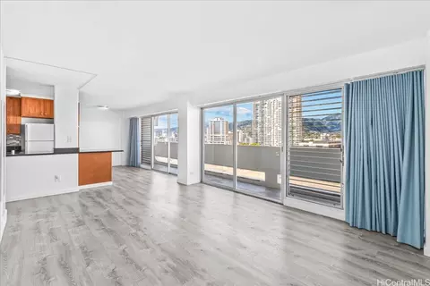 2085 Ala Wai Blvd #B113, Honolulu, HI 96815
