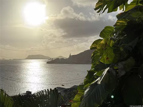 47-398 Mawaena St, Kaneohe, HI 96744