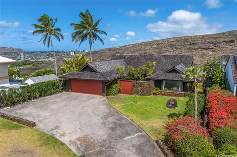 1606 Kuhilani St, Honolulu, HI 96821