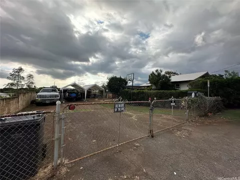 94-1058 Huakai St, Waipahu, HI 96797