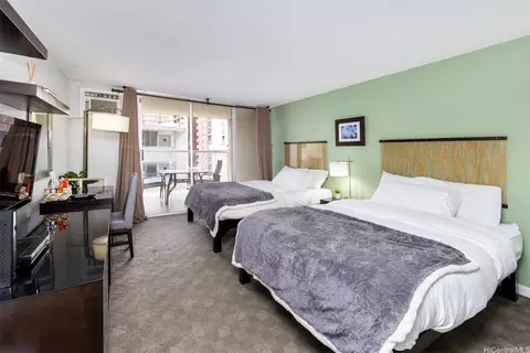 445 Seaside Ave #1005, Honolulu, HI 96815