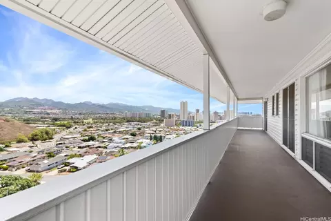 3404 Ala Hinalo Pl, Honolulu, HI 96818