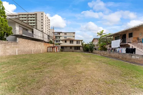 1639 Liholiho St, Honolulu, HI 96822