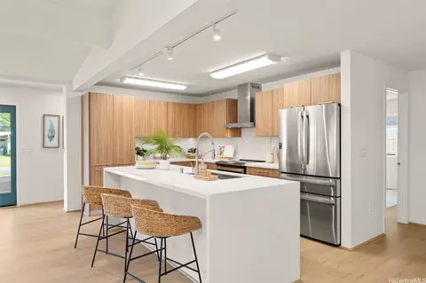 1126 Lunaai St, Kailua, HI 96734