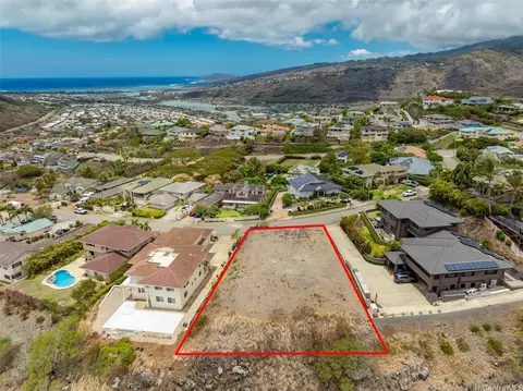 132 Hoolako Pl, Honolulu, HI 96825