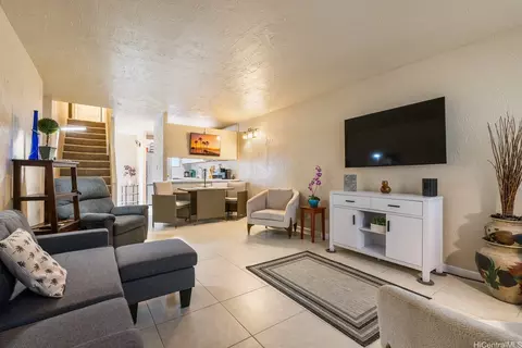 46-270 Kahuhipa St #A103, Kaneohe, HI 96744