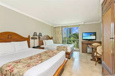 2045 Kalakaua Ave #401, Honolulu, HI 96815
