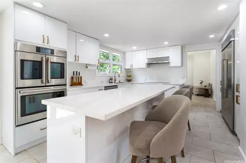 119 E Hind Dr, Honolulu, HI 96821