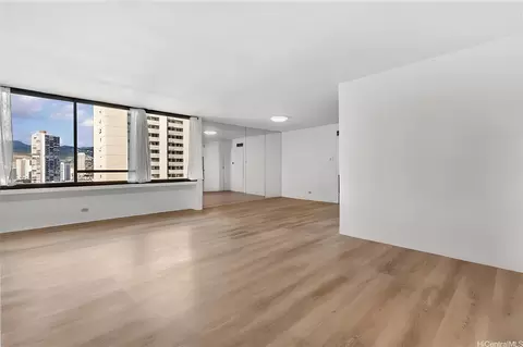 2215 Aloha Dr #DH1401, Honolulu, HI 96815