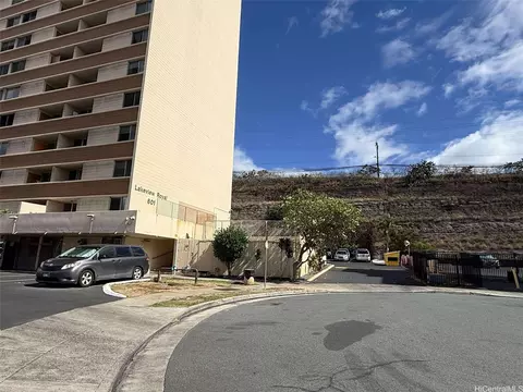 801 Ala Nioi Pl #905, Honolulu, HI 96818