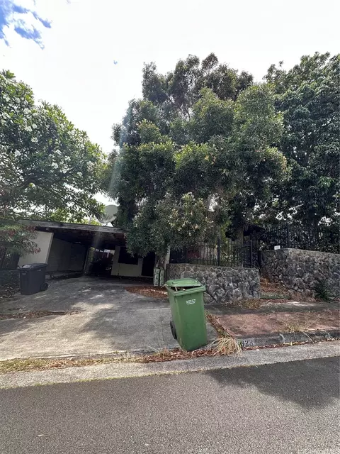 1328 Ainapua St, Honolulu, HI 96819