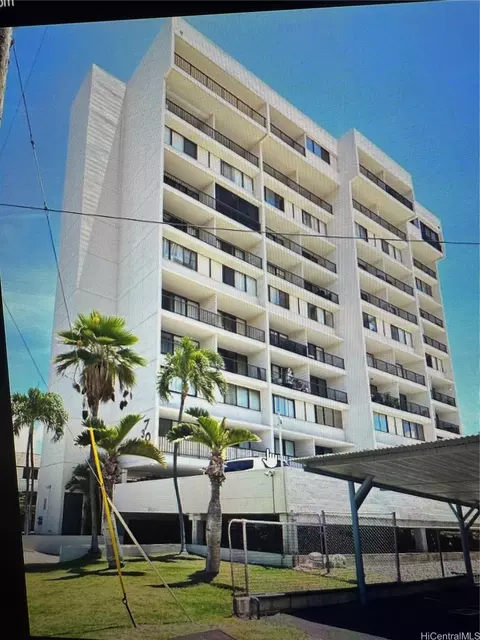739 Hausten St #906, Honolulu, HI 96826