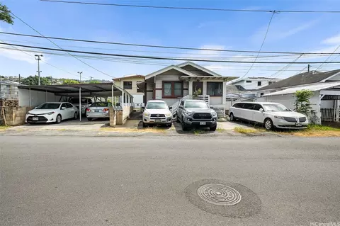 628 Kunawai Ln #B, Honolulu, HI 96817