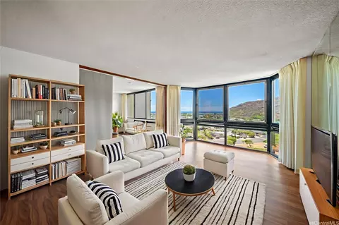 521 Hahaione St # 12J, Honolulu, HI 96825