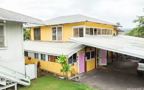 82 Hoku St #D, Hilo, HI 96720