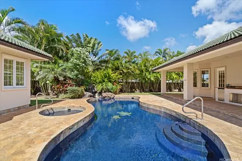 626 W Hind Dr, Honolulu, HI 96821
