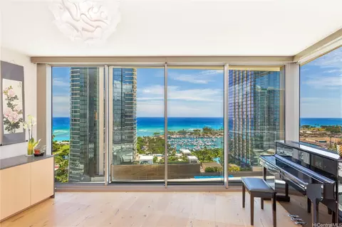 1001 Queen St #1801, Honolulu, HI 96814
