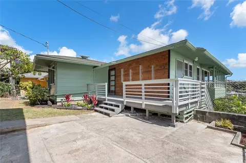 2285 Makanani Dr, Honolulu, HI 96817