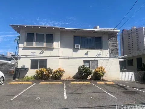 707 Hausten St, Honolulu, HI 96826
