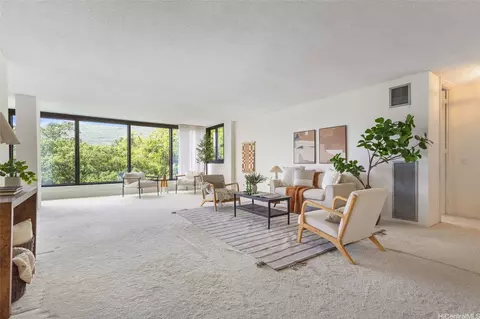 250 Kawaihae St #4C, Honolulu, HI 96825