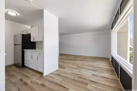 910 Ahana St #901, Honolulu, HI 96814