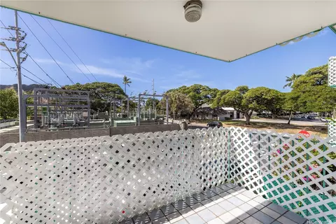 3410 Leahi Ave #205, Honolulu, HI 96815