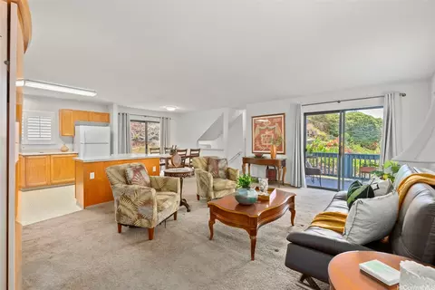 2001 Kamalalehua Pl, Honolulu, HI 96813