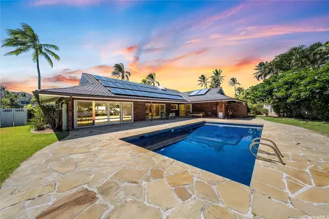 101 Kailuana Pl, Kailua, HI 96734