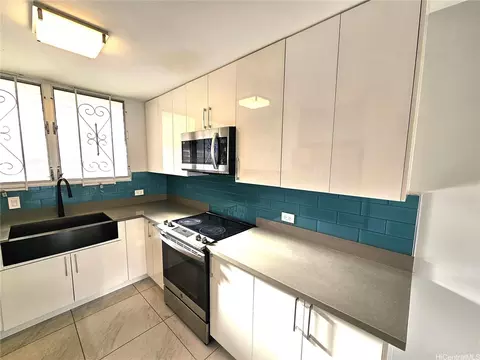 1052 Ala Nanu St #603, Honolulu, HI 96818