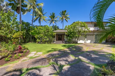 810 N Kalaheo Ave #F, Kailua, HI 96734