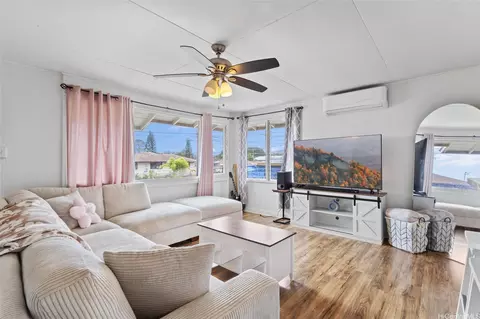 219 Pakauwili Dr, Wahiawa, HI 96786