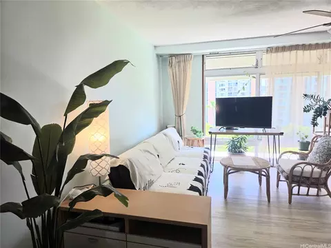 1511 Nuuanu Ave #724, Honolulu, HI 96817