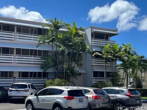 1330 Wilder Ave #318, Honolulu, HI 96822