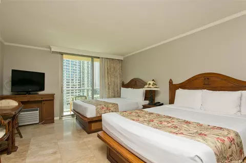 2045 Kalakaua Ave #818, Honolulu, HI 96815
