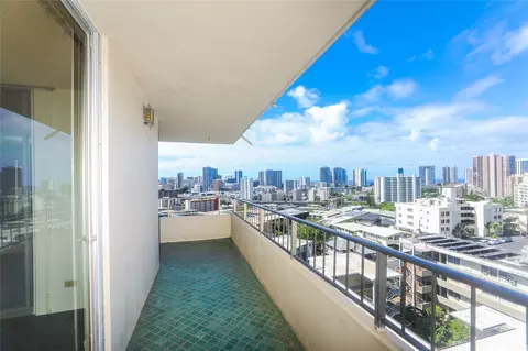 1025 Wilder Ave #7A, Honolulu, HI 96822