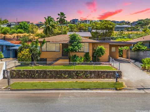 1233 Keolu Dr, Kailua, HI 96734