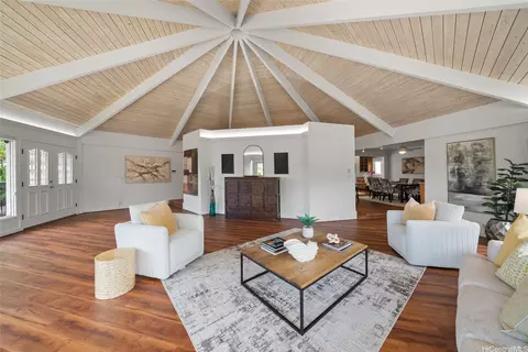 171 Waokanaka Pl, Honolulu, HI 96817