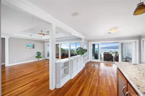 278 Makaweli Pl, Honolulu, HI 96825