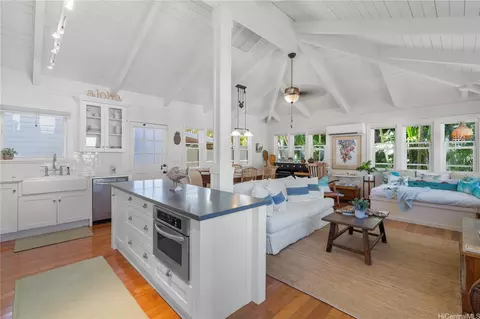 507 Kawailoa Rd #B, Kailua, HI 96734