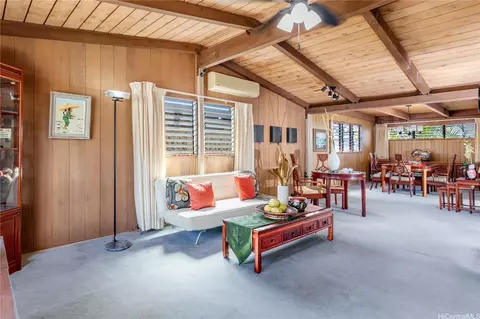 2393 Auhuhu St, Pearl City, HI 96782